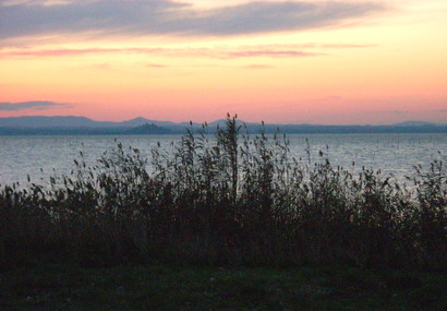 Lago Trasimeno al tramonto